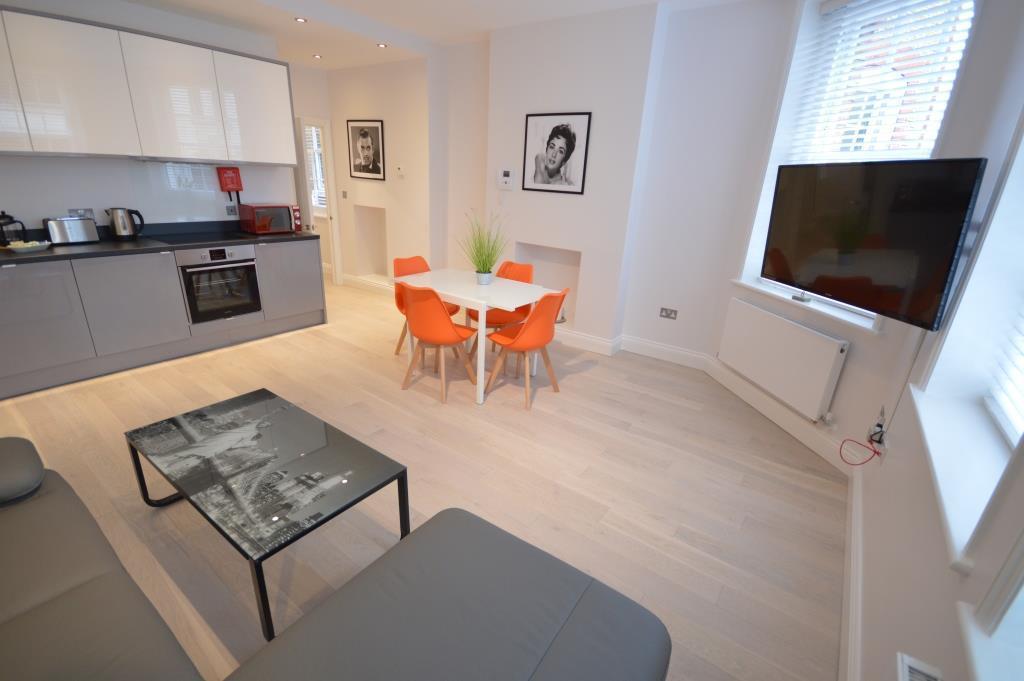 St Anne'S Court By Indigo Flats Apartment Лондон Екстериор снимка