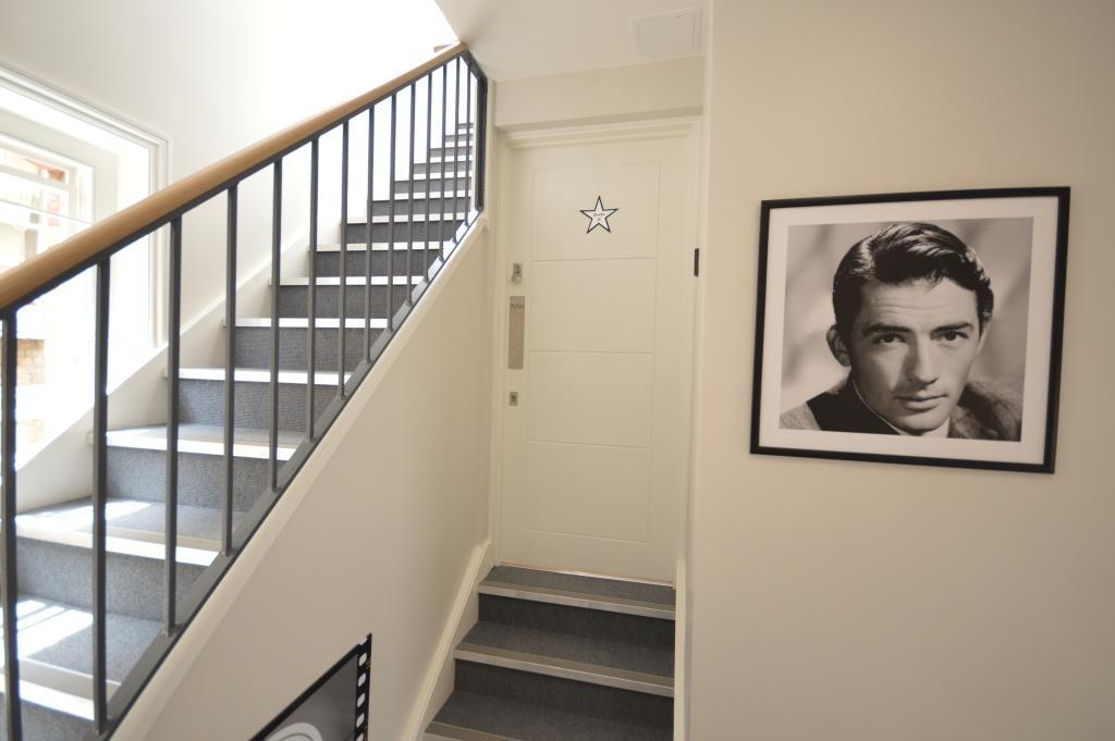 St Anne'S Court By Indigo Flats Apartment Лондон Екстериор снимка