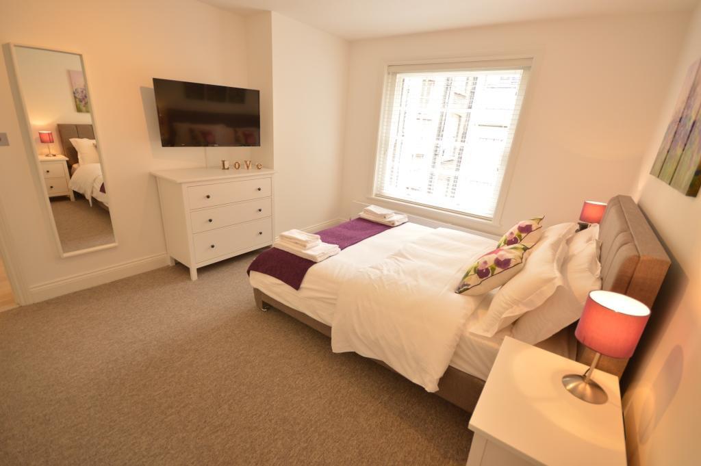 St Anne'S Court By Indigo Flats Apartment Лондон Екстериор снимка
